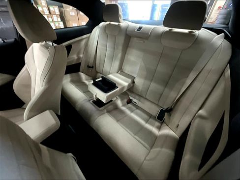 Used 2025 BMW 230i Coupe w/ Premium Package image 27