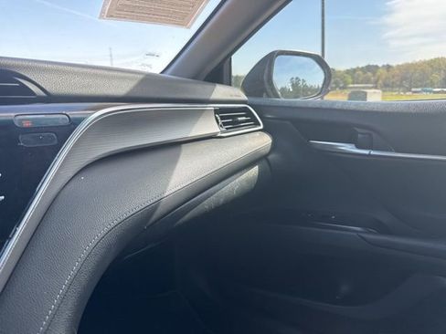 Used 2018 Toyota Camry SE image 22