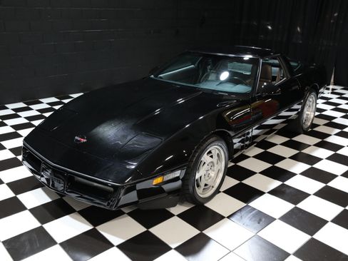 Used 1990 Chevrolet Corvette ZR-1 RWD image 5