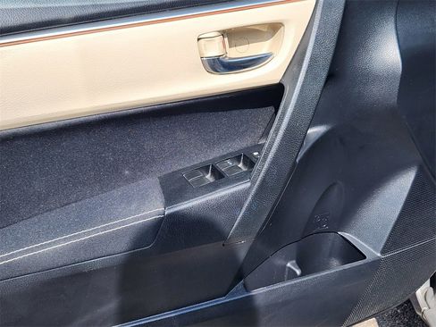 Used 2014 Toyota Corolla LE image 26