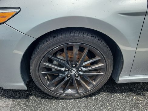 Used 2019 Toyota Camry XSE FWD image 5