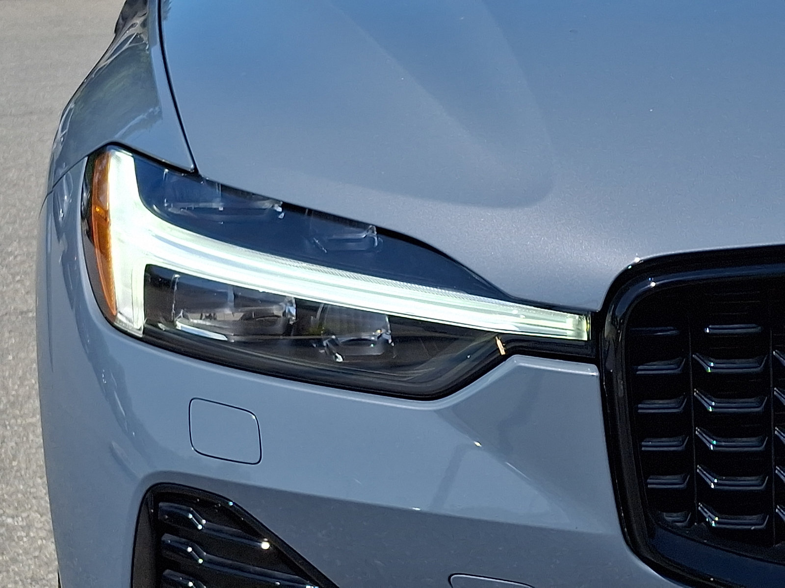 Certified 2024 Volvo XC60 B5 Core w/ Protection Package Premier AWD/4WD image 10