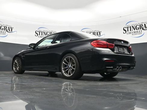 Used 2018 BMW M4 Convertible image 21