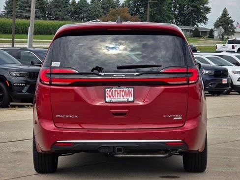 New 2027 Chrysler Pacifica Limited AWD/4WD image 7