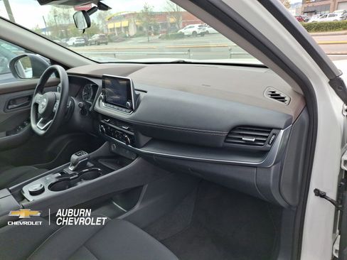 Used 2023 Nissan Rogue S image 24