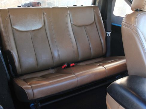 Used 2018 Jeep Wrangler Rubicon w/ Cold Weather Group image 28