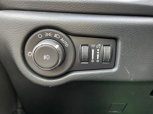 New 2026 Chrysler Pacifica Limited FWD image 31