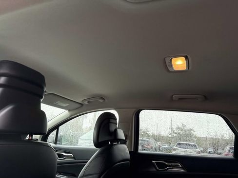 Used 2024 Kia Sportage EX image 17