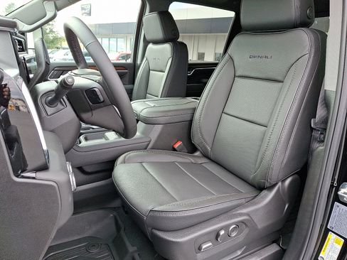 New 2026 GMC Sierra 2500 Denali w/ Denali Reserve Package image 6