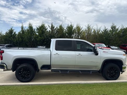 Used 2023 Chevrolet Silverado 2500 LT w/ Convenience Package AWD/4WD image 8