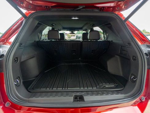 Used 2022 Chevrolet Equinox RS w/ LPO, Floor Liner Package image 35