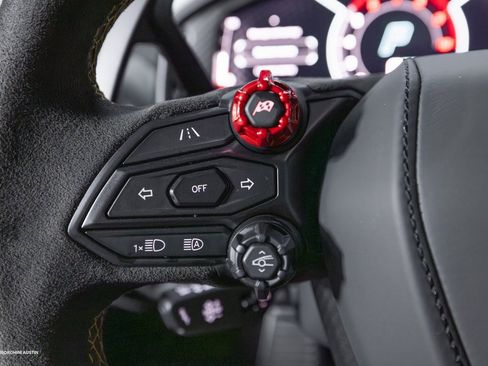 Used 2025 Lamborghini Revuelto image 30