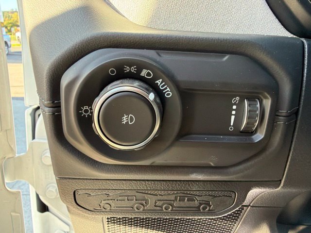 Certified 2026 Jeep Wrangler Unlimited Sahara AWD/4WD image 18