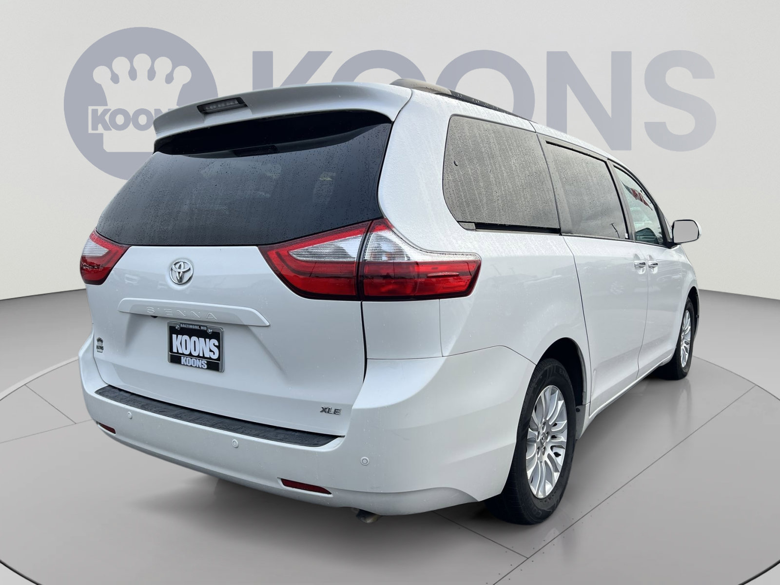 Used 2016 Toyota Sienna XLE w/ XLE Navigation Package FWD image 7