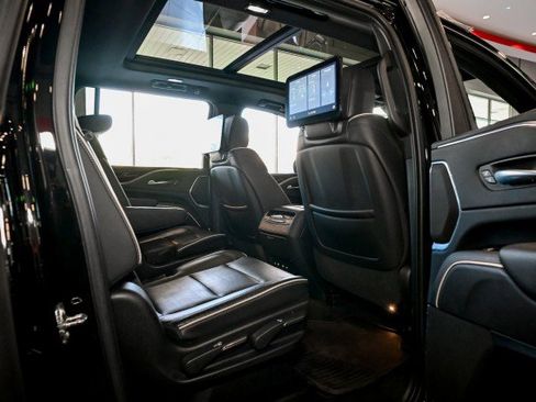 Used 2021 Cadillac Escalade ESV Premium Luxury AWD/4WD image 23