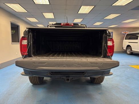 Used 2023 GMC Canyon Denali AWD/4WD image 9