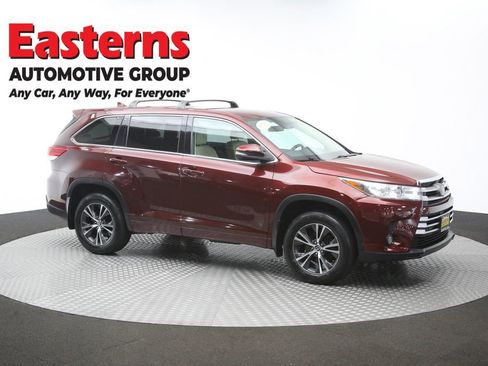 Used 2018 Toyota Highlander Plus AWD/4WD image 47