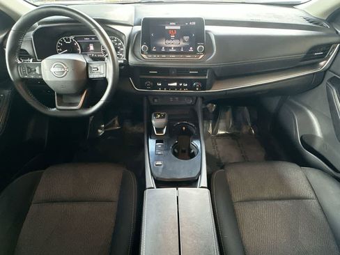 Used 2025 Nissan Rogue SV FWD image 24