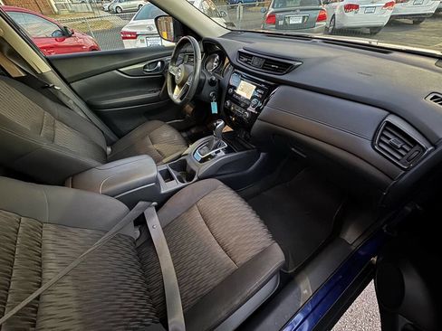 Used 2017 Nissan Rogue S image 17