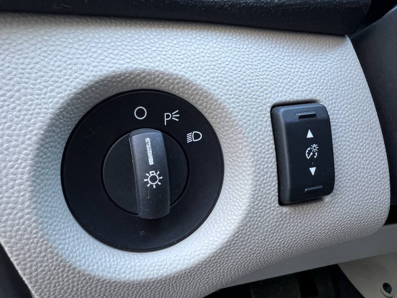 Used 2012 Ford Fiesta S FWD image 19