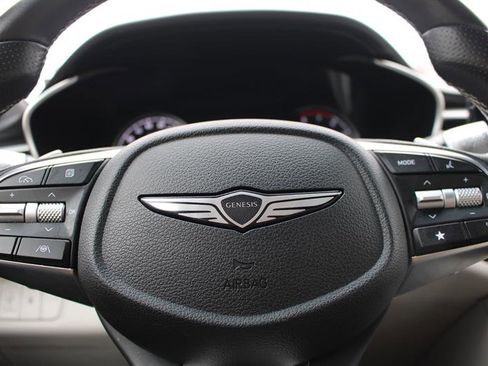 Used 2024 Genesis G70 2.5T image 16
