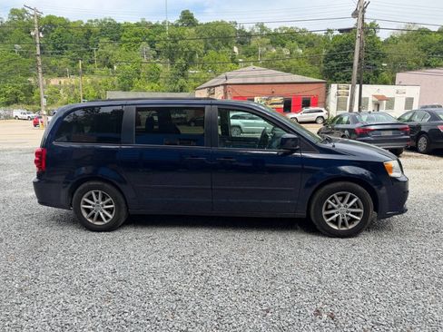Used 2014 Dodge Grand Caravan SXT FWD image 7