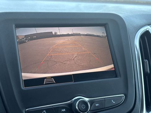 Used 2022 Chevrolet Equinox LT FWD image 22