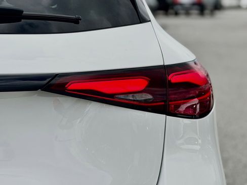 Used 2023 Mercedes-Benz GLC 300 image 12