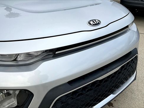 Used 2021 Kia Soul LX image 29