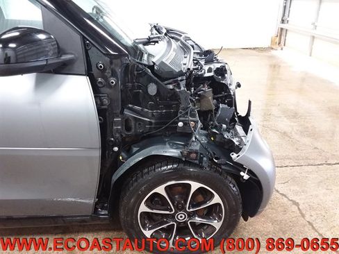 Used 2016 smart fortwo passion image 13
