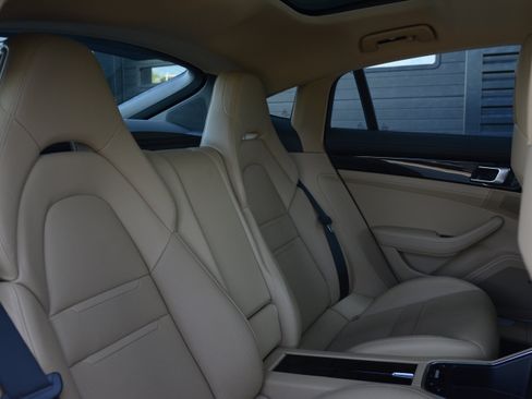 Certified 2018 Porsche Panamera 4 AWD/4WD image 34