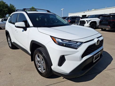 Used 2025 Toyota RAV4 XLE w/ Convenience Package FWD image 8