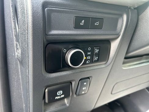 Certified 2024 Ford Expedition XLT image 16