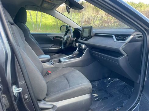 Used 2019 Toyota RAV4 LE AWD/4WD image 30