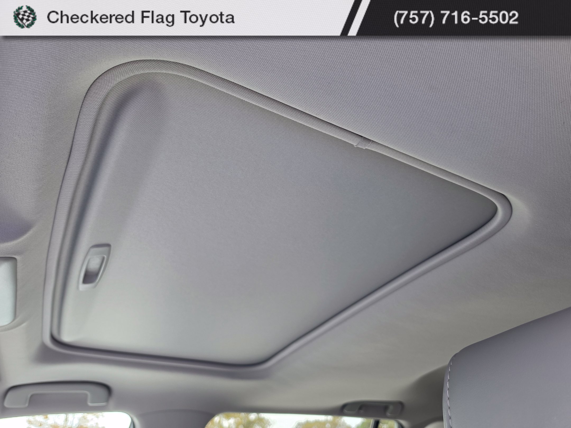 Used 2020 Toyota RAV4 XLE Premium AWD/4WD image 9