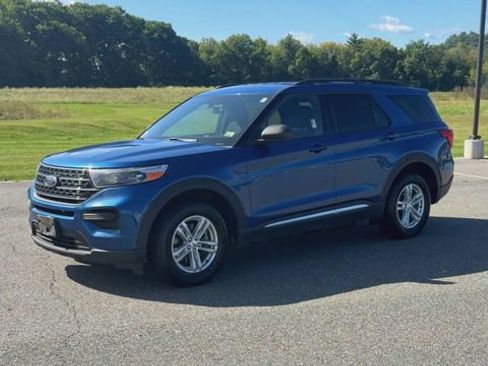 Used 2020 Ford Explorer XLT w/ Class III Trailer Tow Package AWD/4WD image 4
