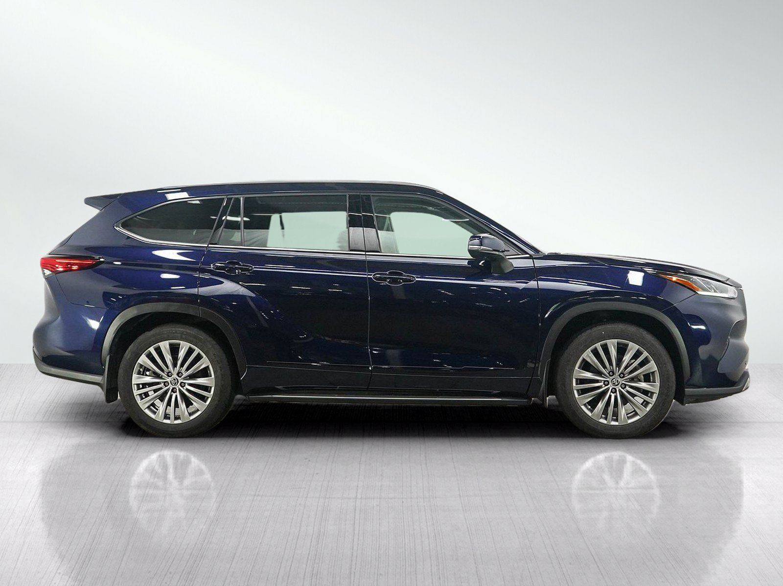 Used 2023 Toyota Highlander Platinum AWD/4WD image 7