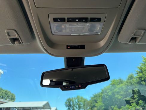Used 2018 Chevrolet Colorado Z71 AWD/4WD image 31