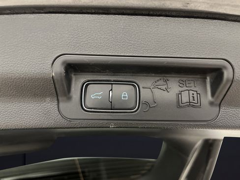 Used 2023 Ford Explorer ST-Line AWD/4WD image 16