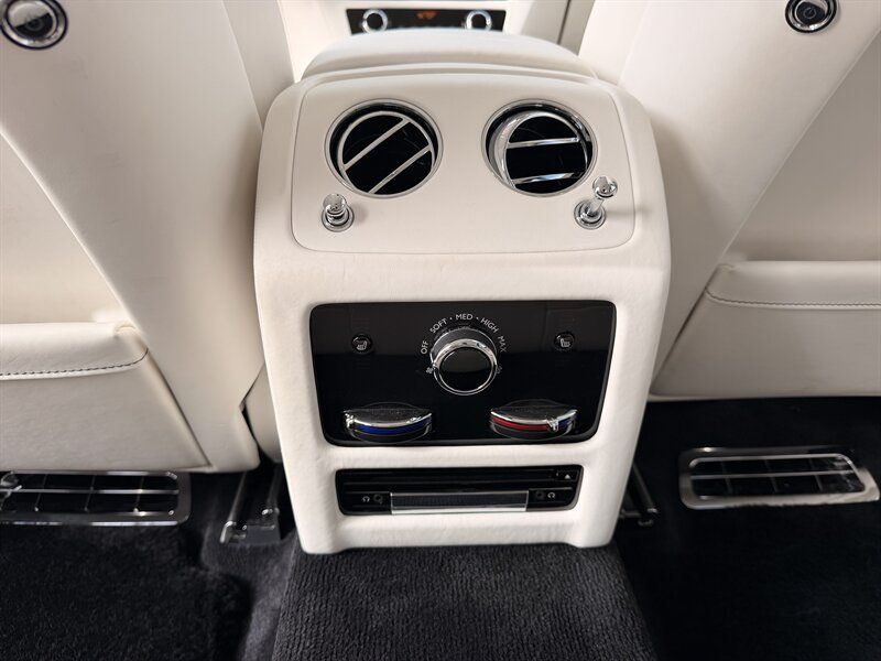 Used 2021 Rolls-Royce Ghost AWD/4WD image 38
