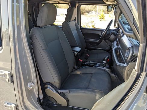 Certified 2022 Jeep Gladiator Willys image 47