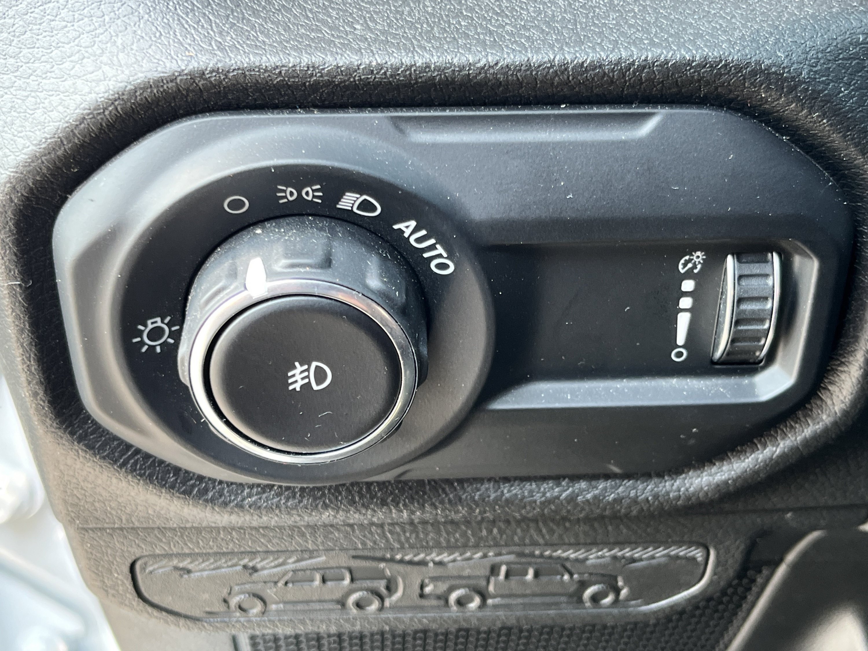 Used 2025 Jeep Wrangler Sport AWD/4WD image 19
