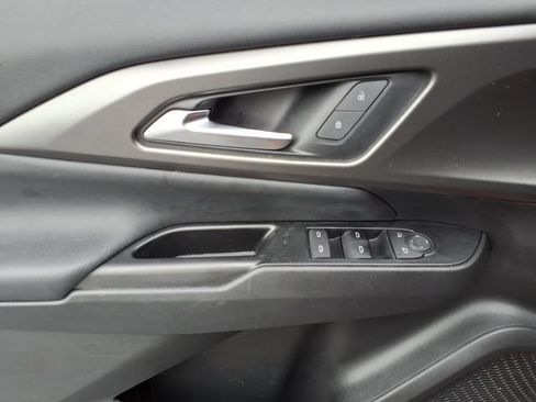 Used 2025 Chevrolet Equinox EV LT w/ Comfort Package FWD image 11