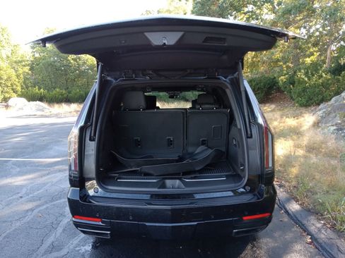 Used 2025 Cadillac Escalade Sport Platinum w/ LPO, ONYX Package image 25