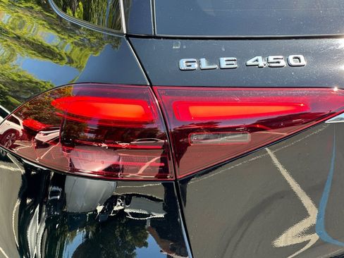 Used 2024 Mercedes-Benz GLE 450 4MATIC image 29