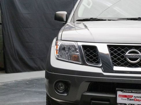 Used 2020 Nissan Frontier SV image 5