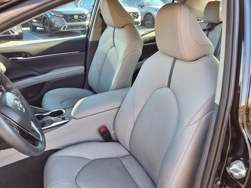 Used 2024 Toyota Camry XLE image 12