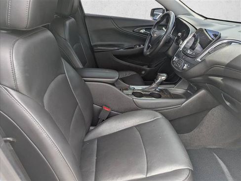 Used 2021 Chevrolet Malibu Premier FWD image 29