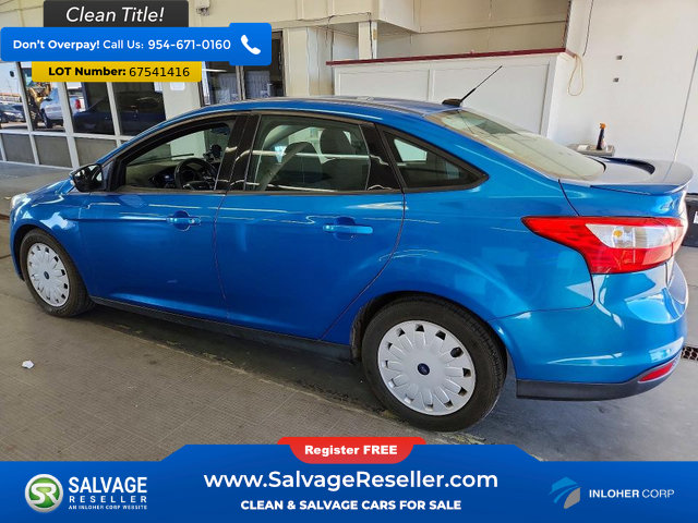 Used 2014 Ford Focus SE w/ SE Winter Package FWD image 3