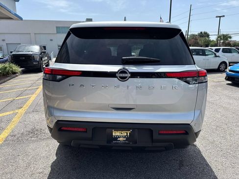 Used 2025 Nissan Pathfinder SV FWD image 6